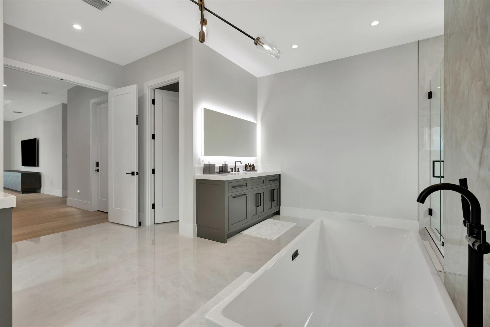2143 Carib Circle