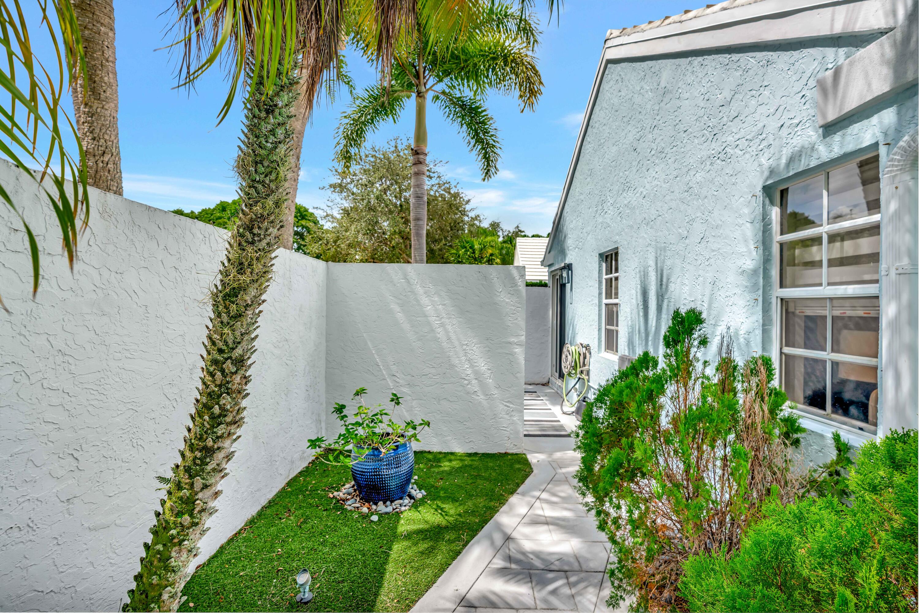 17 Blenheim Court