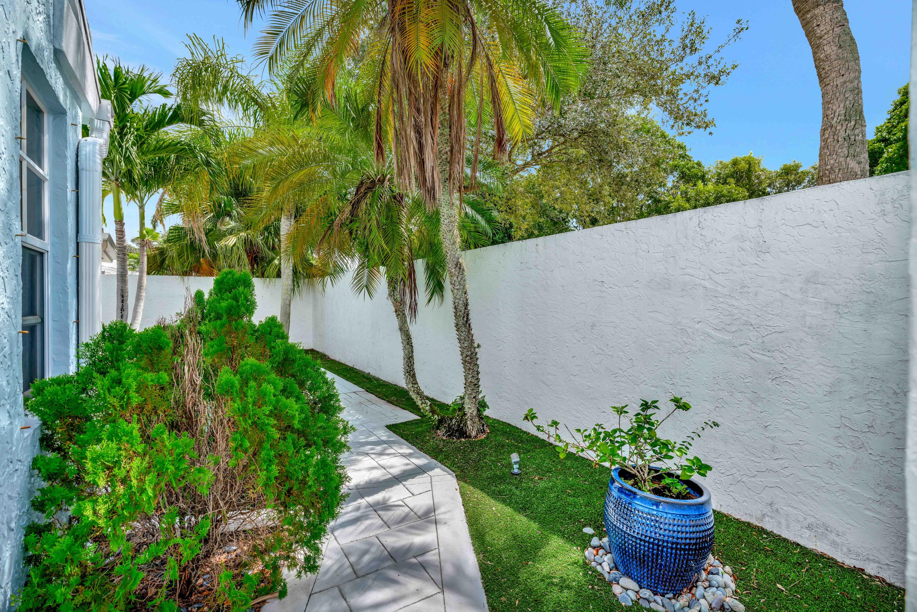 17 Blenheim Court