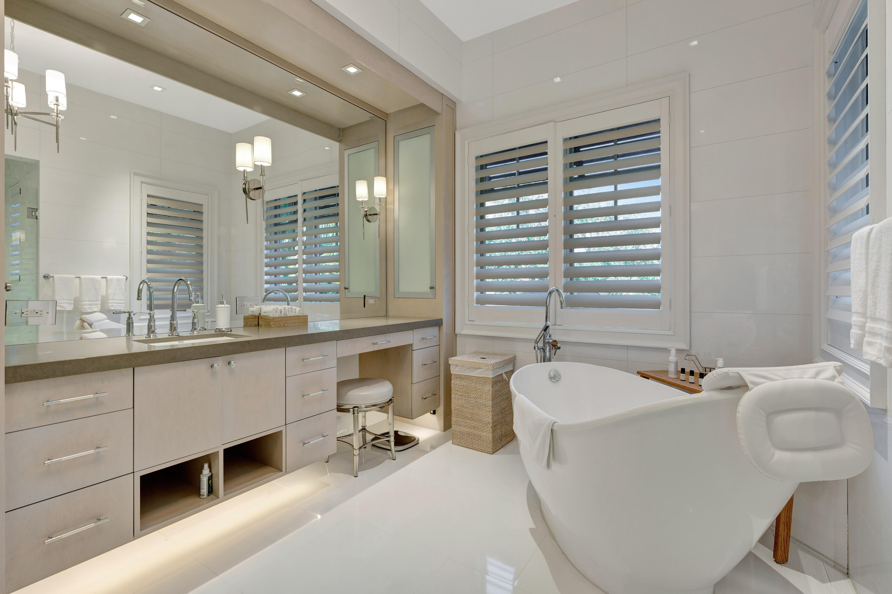 12218 Tillinghast Circle