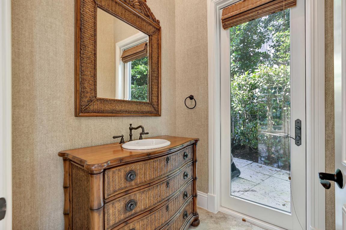 753 Harbour Isle Place