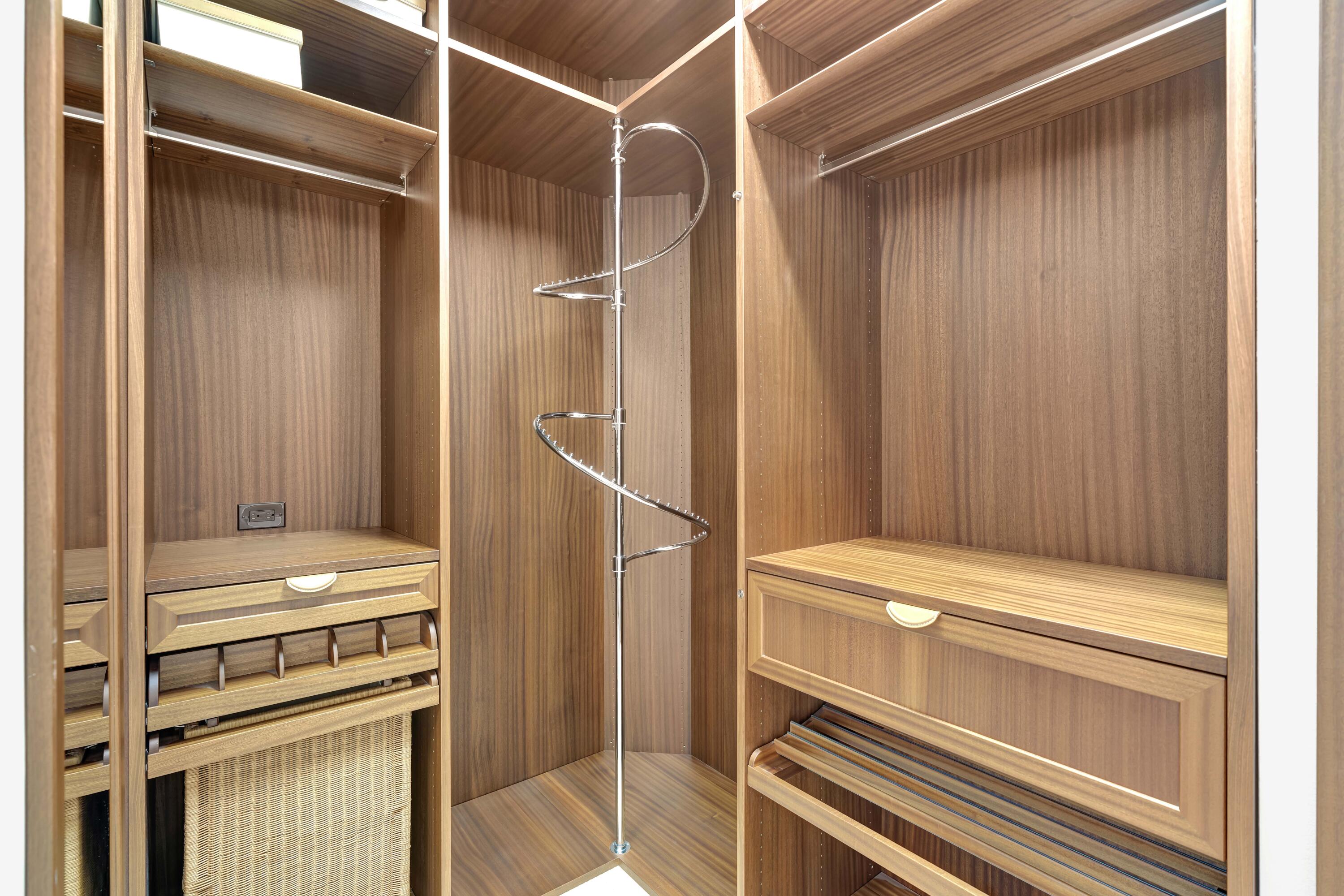 753 Harbour Isle Place