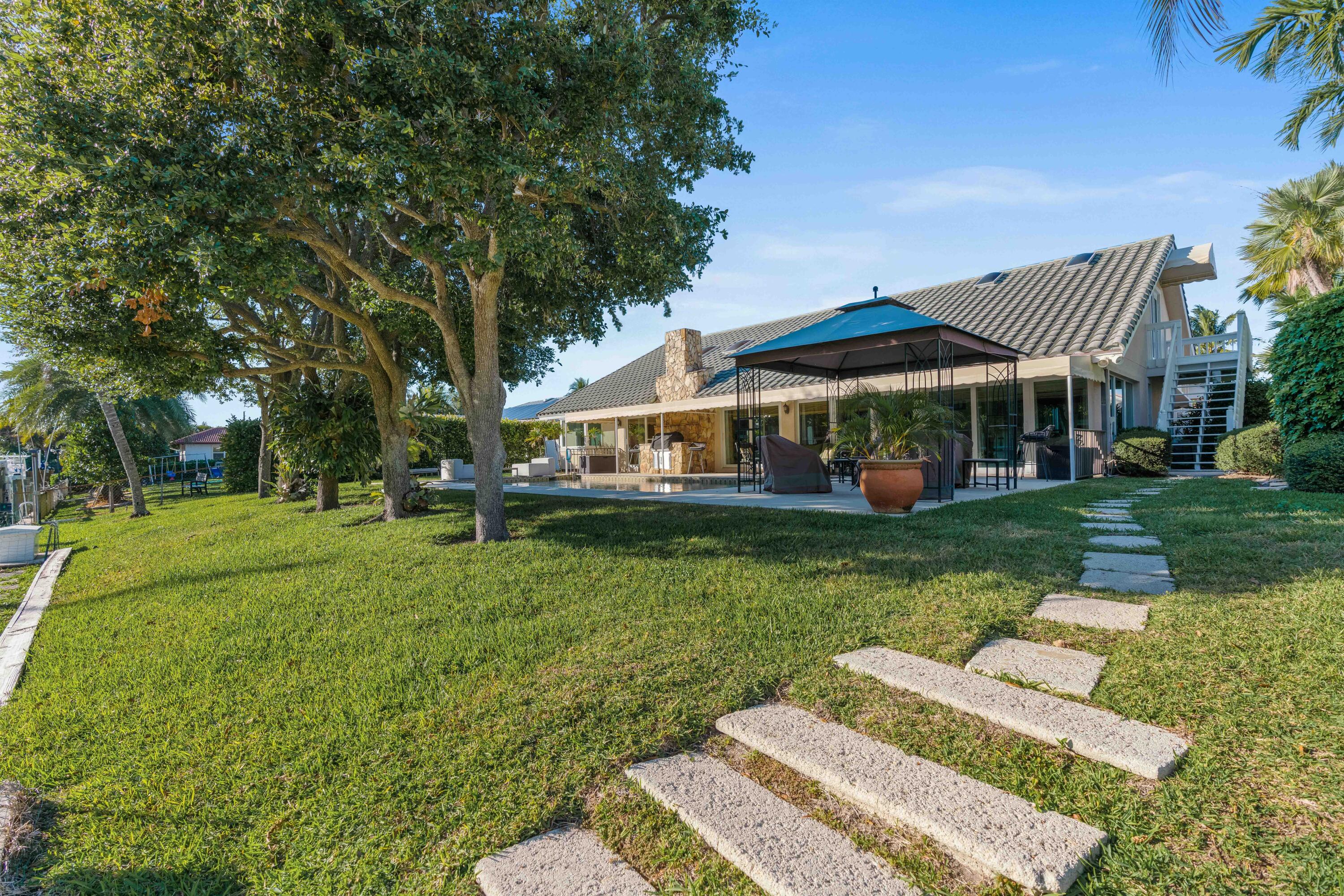 126 Anchorage Drive S