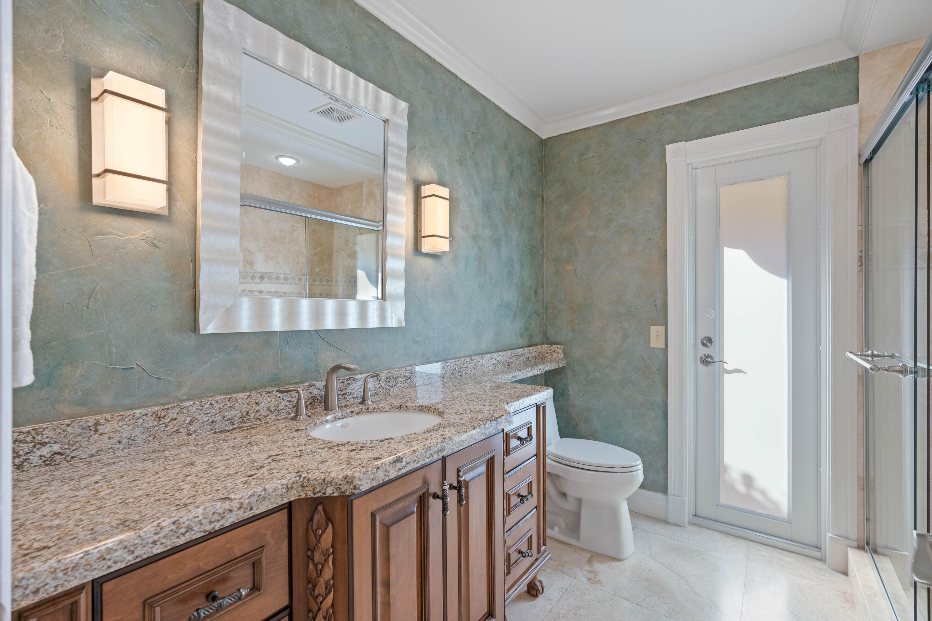 126 Anchorage Drive S