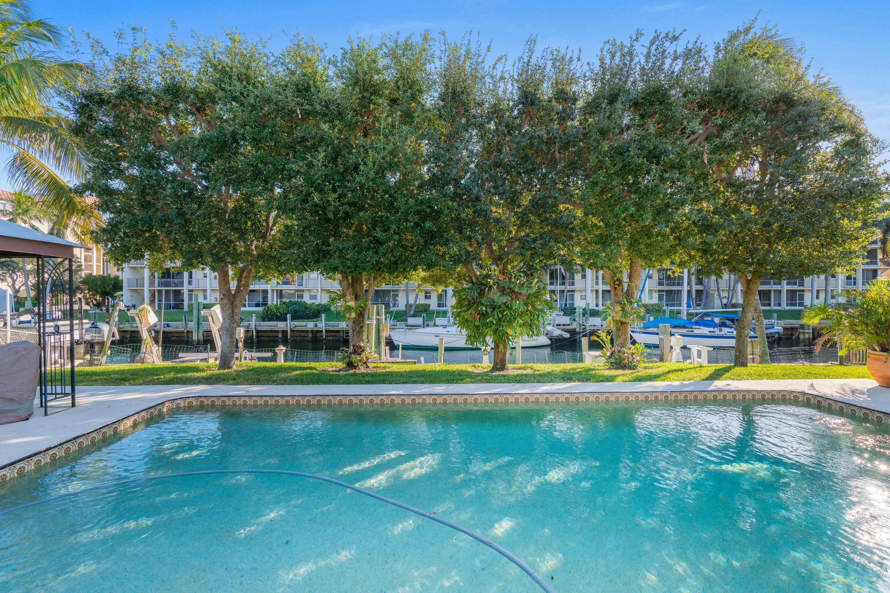 126 Anchorage Drive S