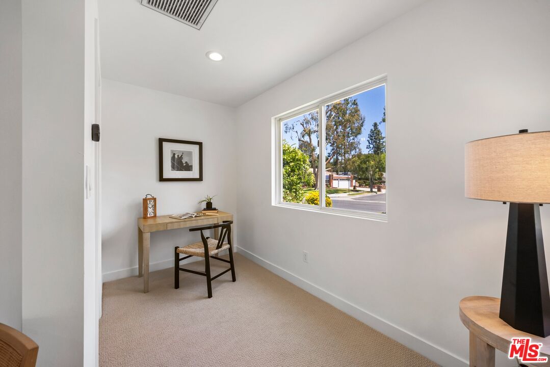 4671 Vista De Oro Ave