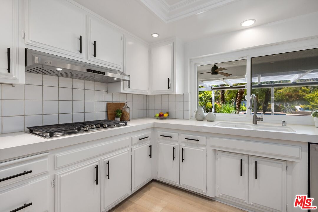 4671 Vista De Oro Ave