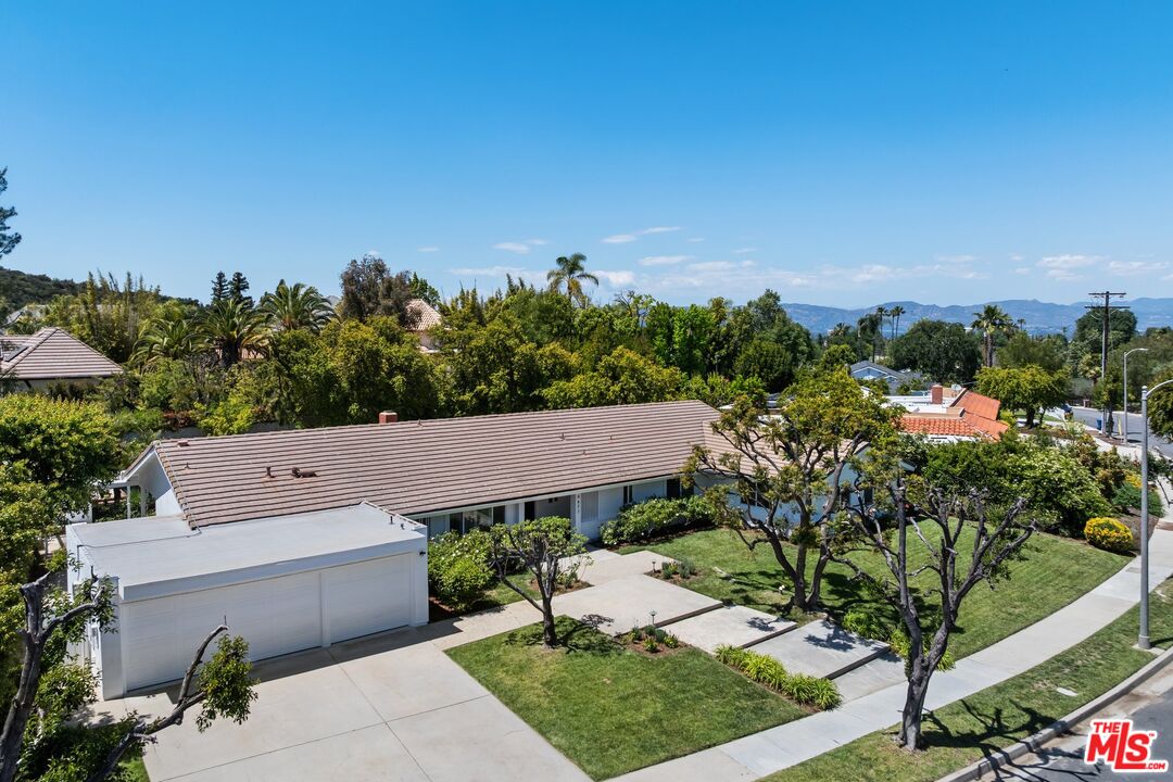 4671 Vista De Oro Ave