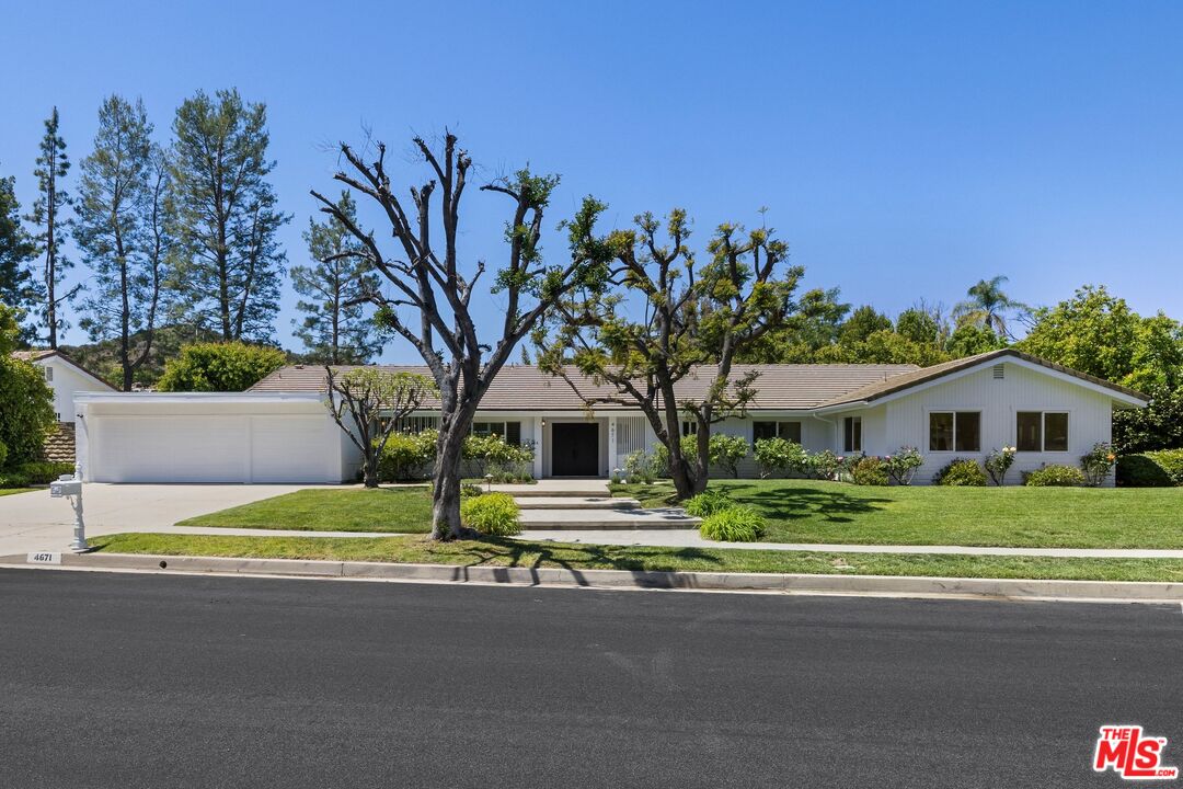 4671 Vista De Oro Ave