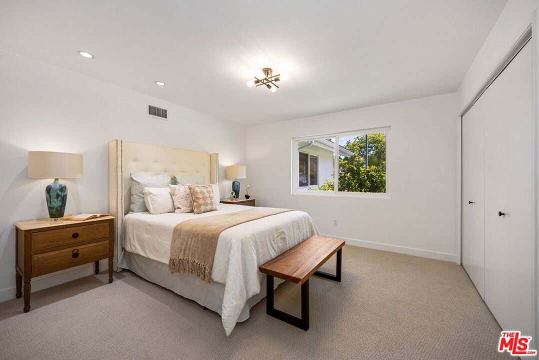 4671 Vista De Oro Ave