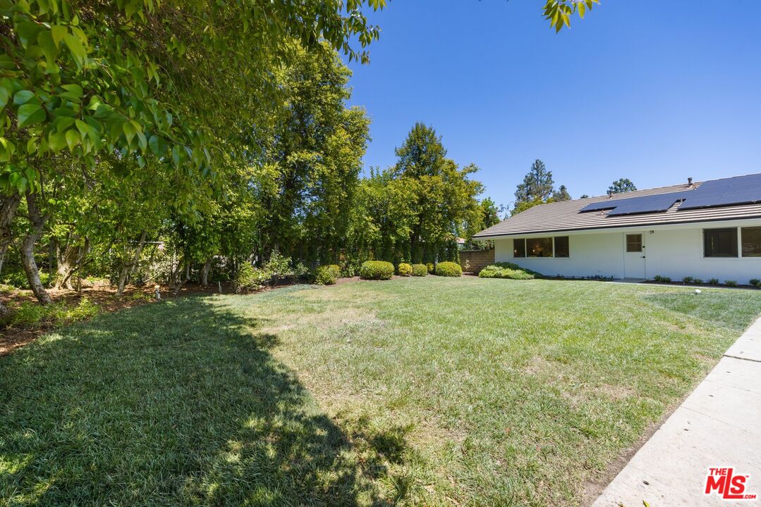 4671 Vista De Oro Ave