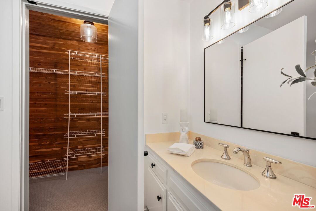 4671 Vista De Oro Ave