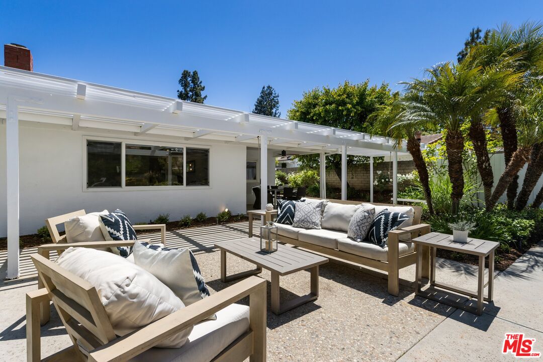 4671 Vista De Oro Ave