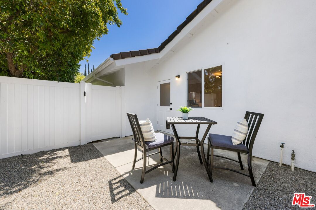 4671 Vista De Oro Ave