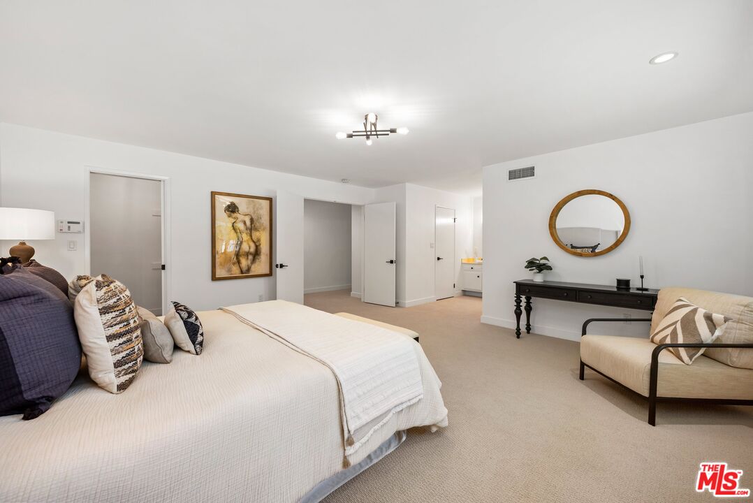 4671 Vista De Oro Ave