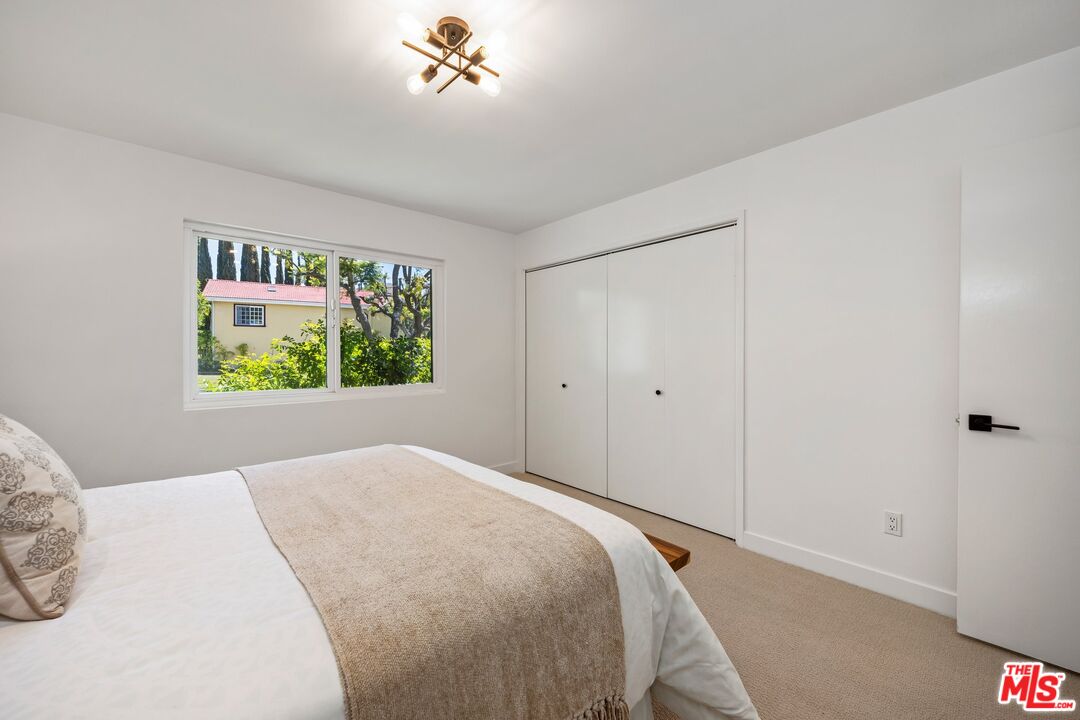 4671 Vista De Oro Ave