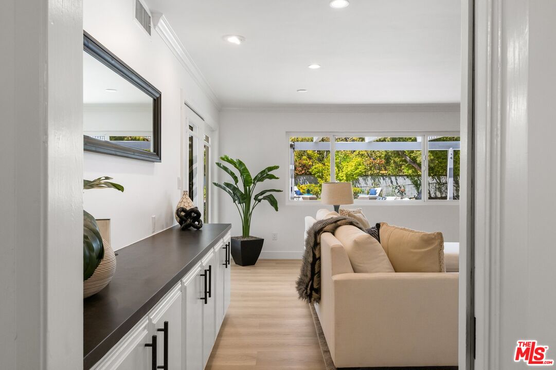 4671 Vista De Oro Ave