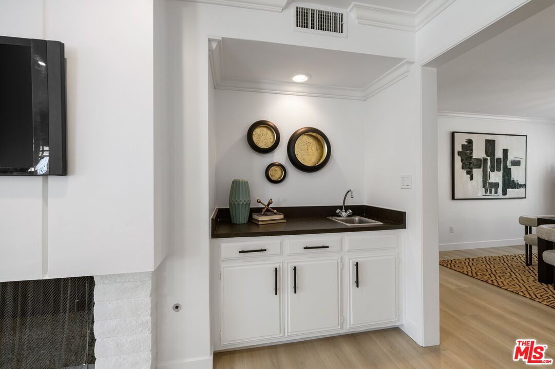 4671 Vista De Oro Ave