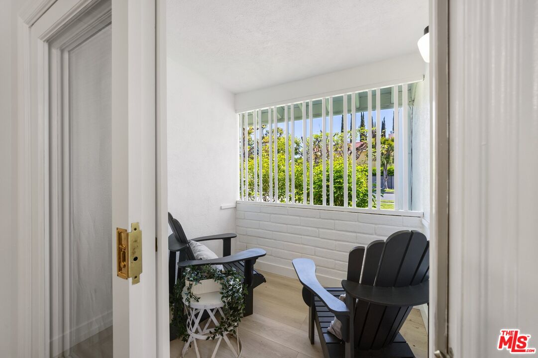 4671 Vista De Oro Ave