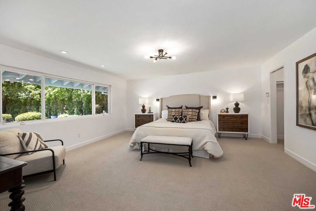 4671 Vista De Oro Ave