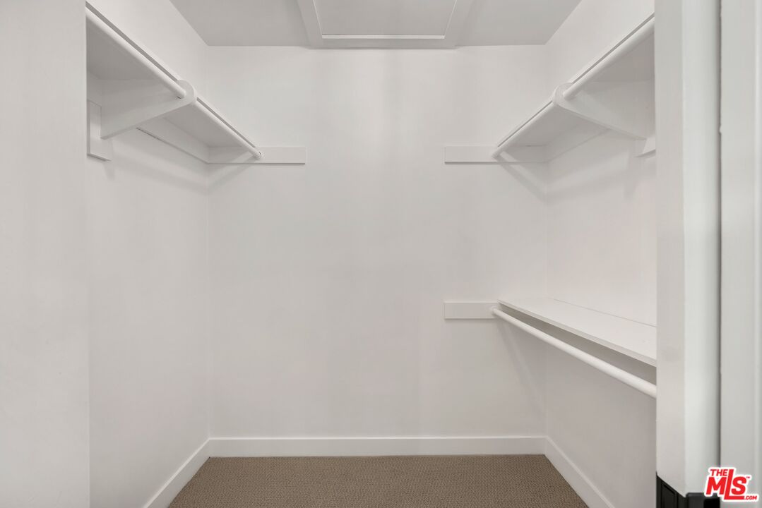 4671 Vista De Oro Ave