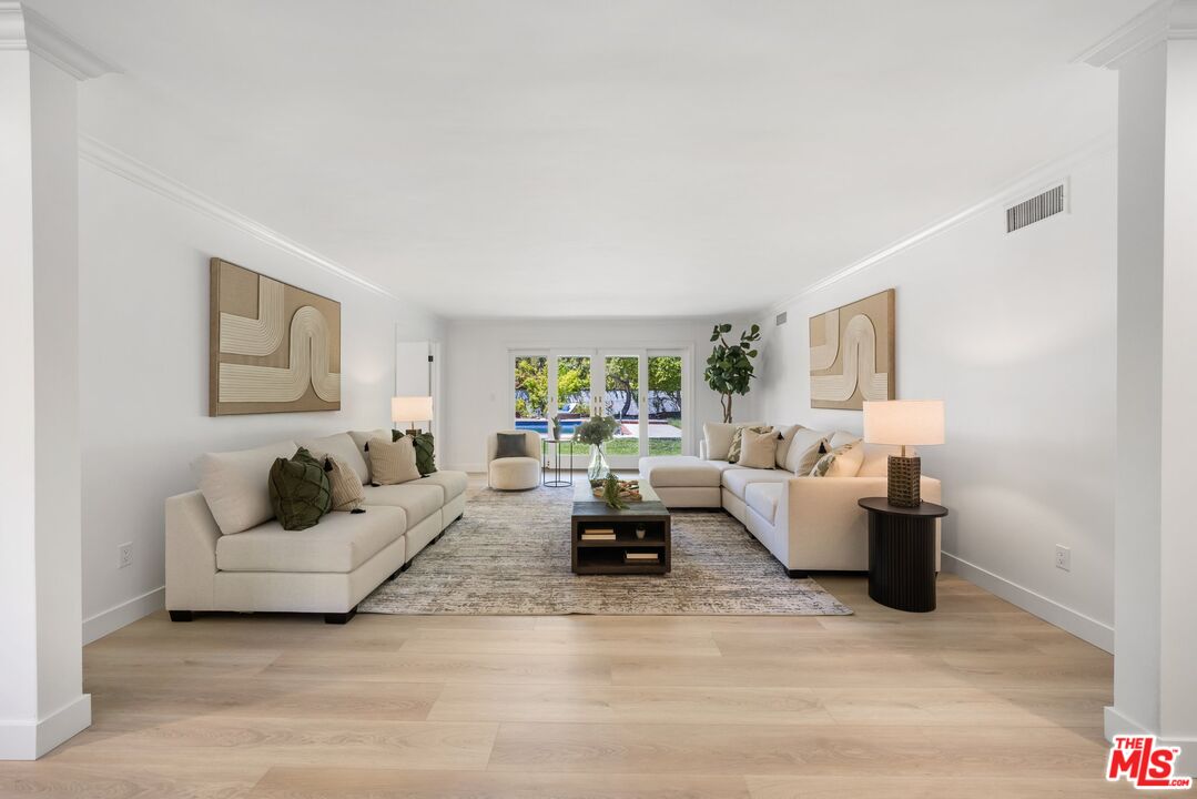 4671 Vista De Oro Ave