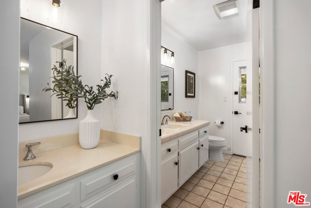 4671 Vista De Oro Ave