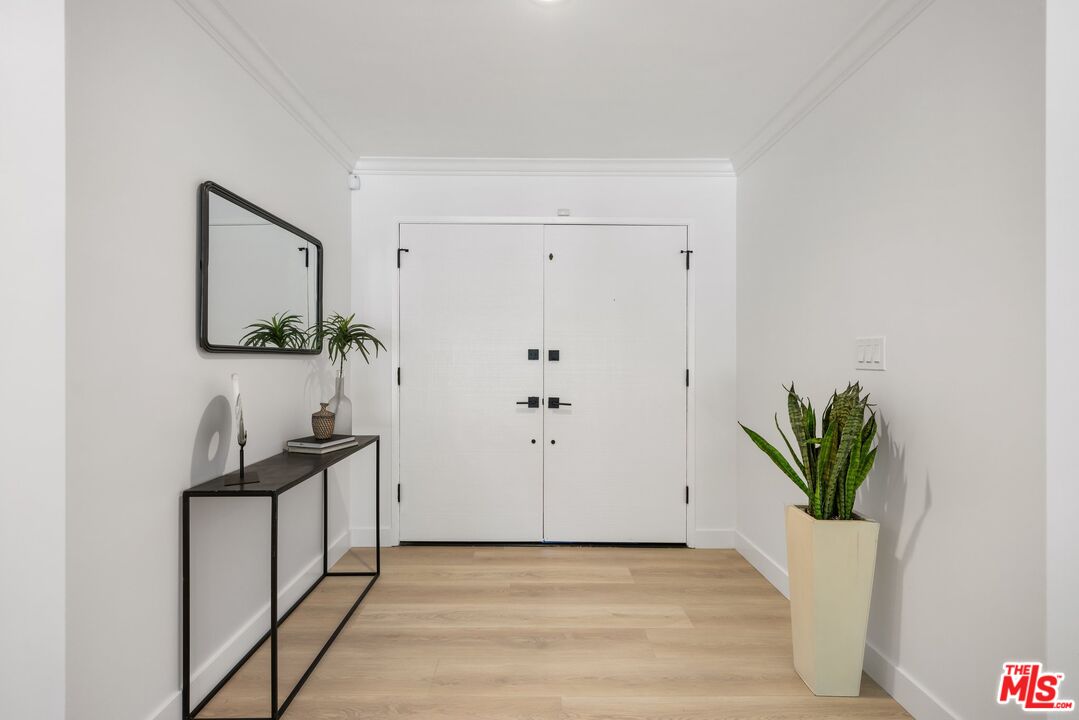 4671 Vista De Oro Ave