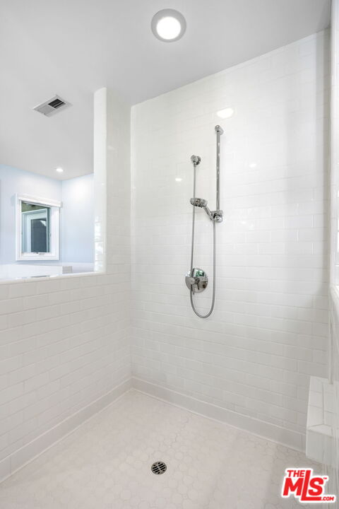 11215 W Sunset Blvd