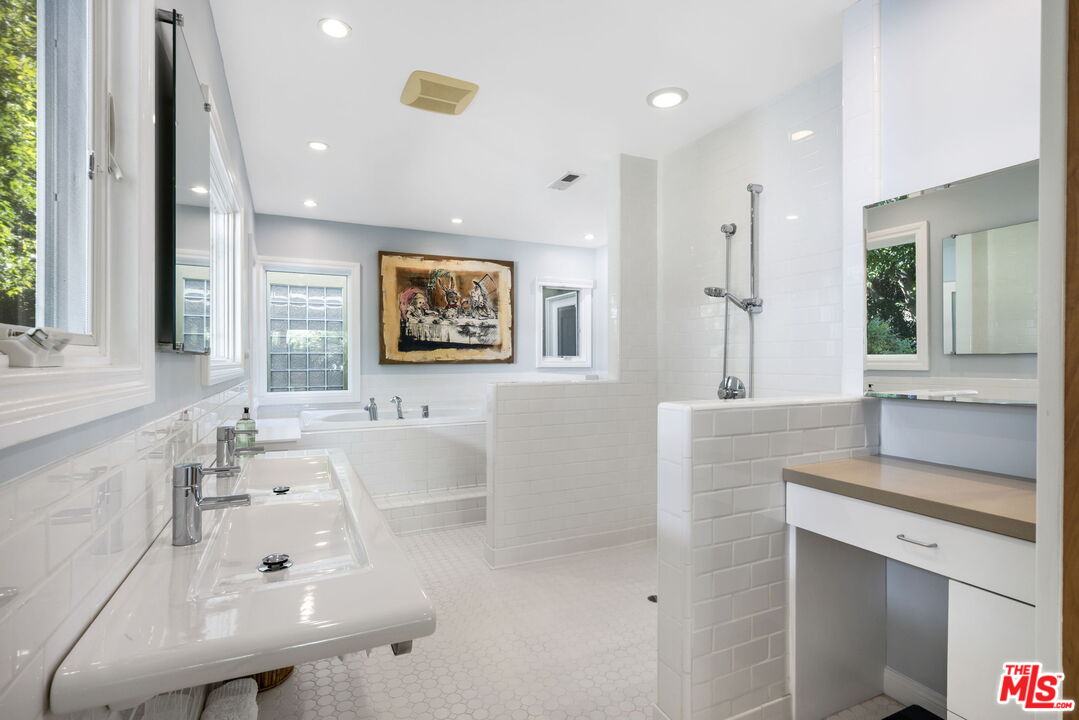 11215 W Sunset Blvd