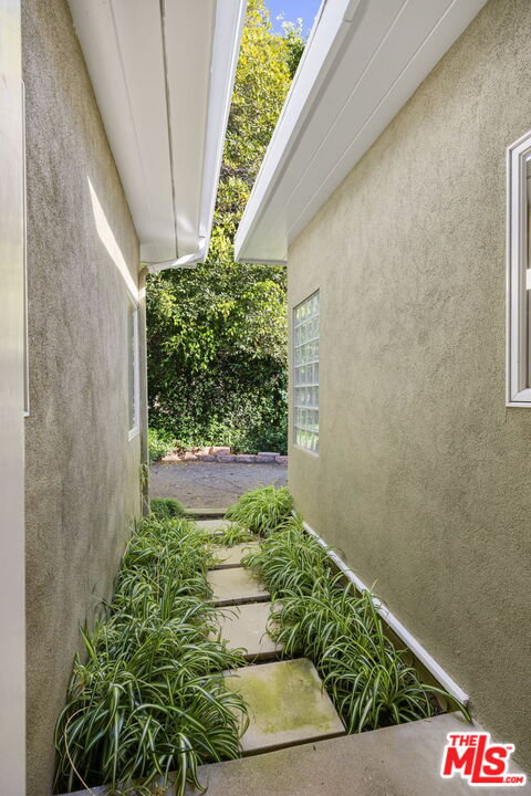11215 W Sunset Blvd