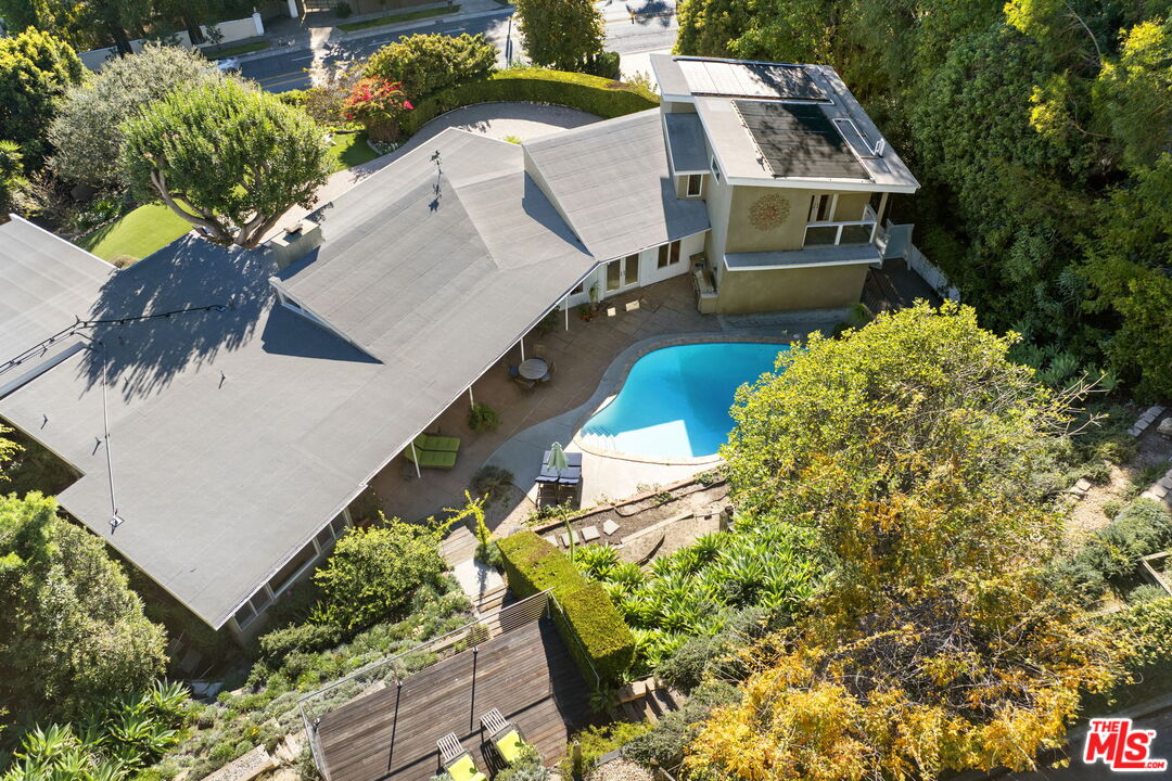 11215 W Sunset Blvd
