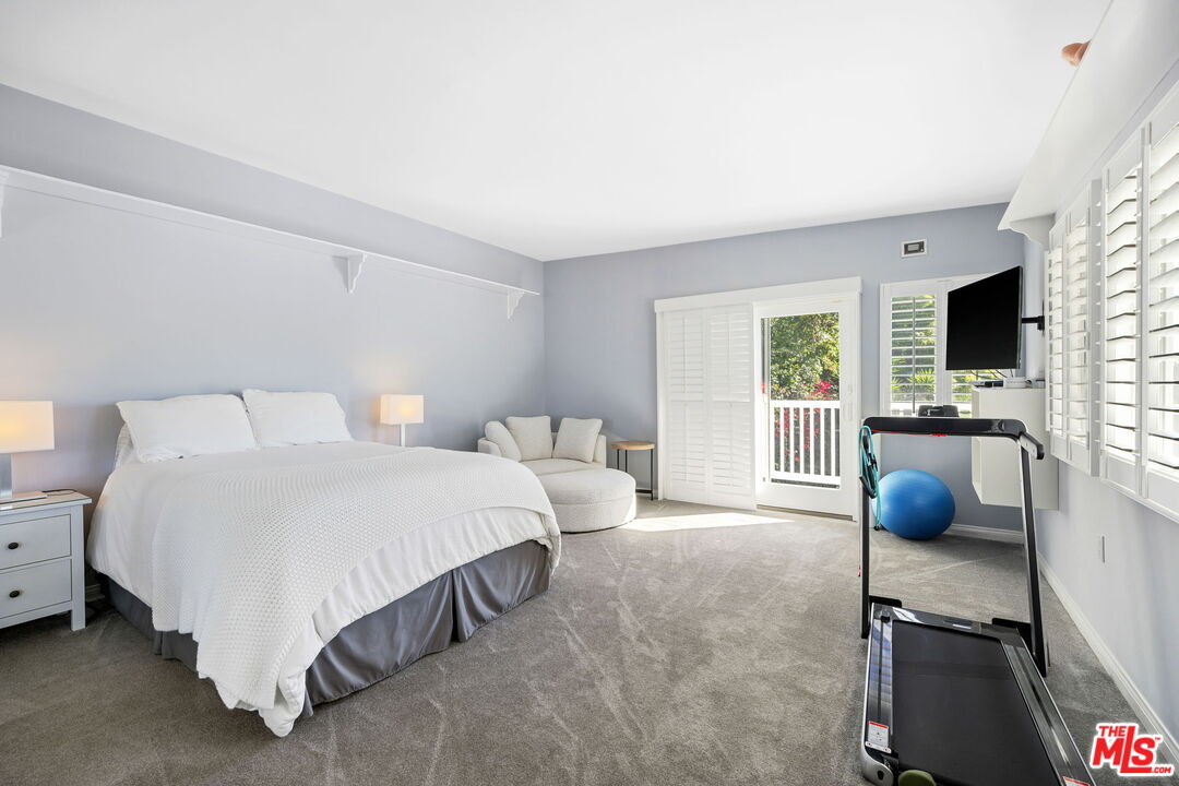 11215 W Sunset Blvd