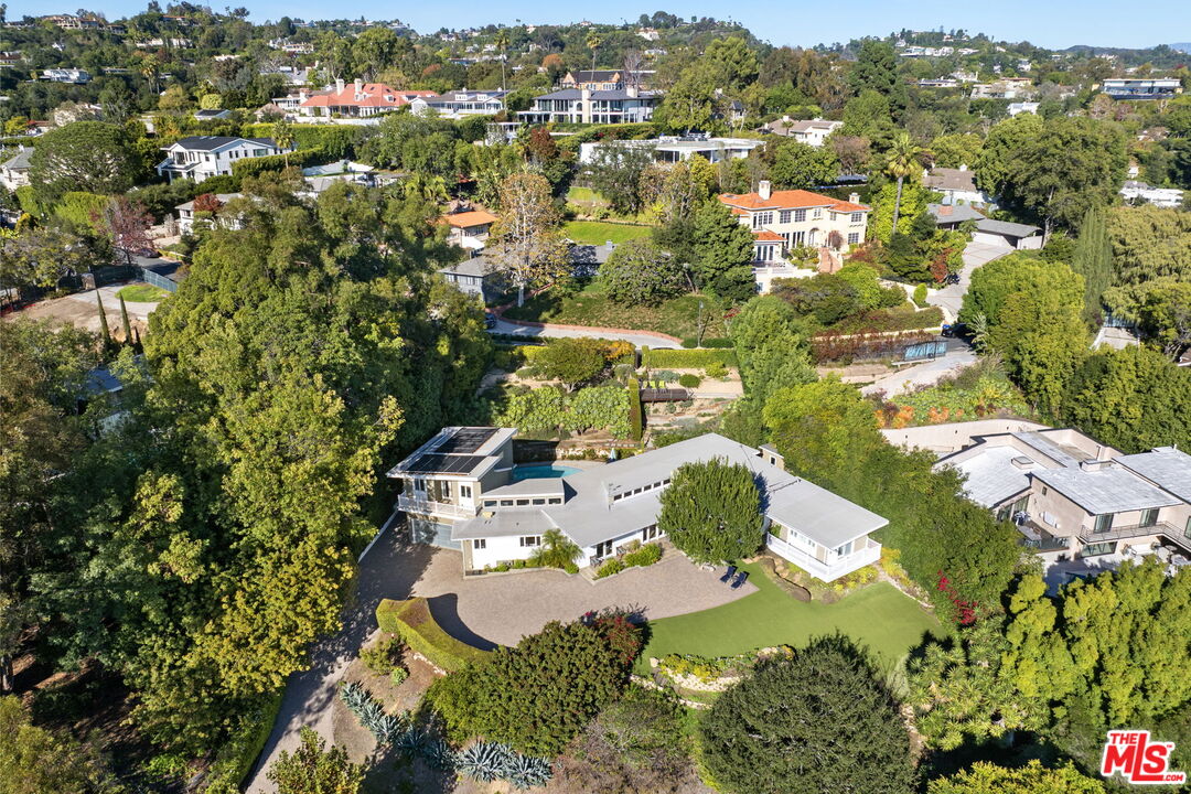 11215 W Sunset Blvd