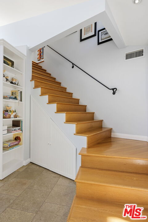 11215 W Sunset Blvd