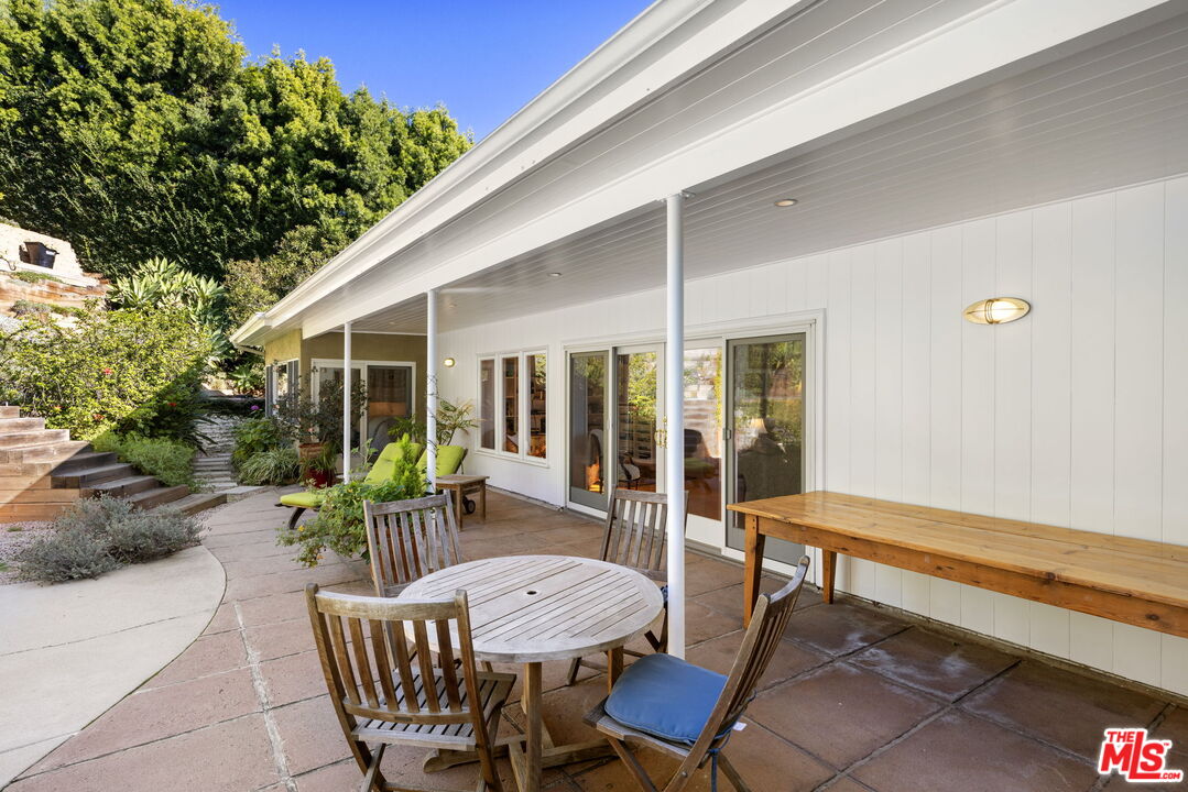 11215 W Sunset Blvd