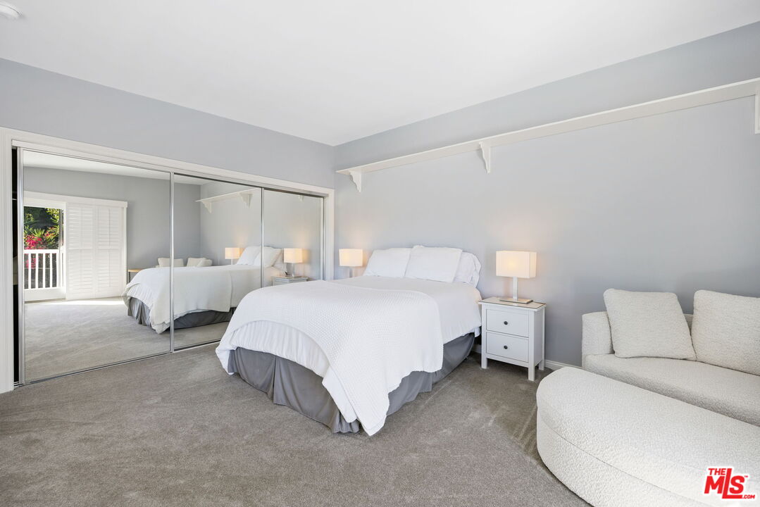 11215 W Sunset Blvd
