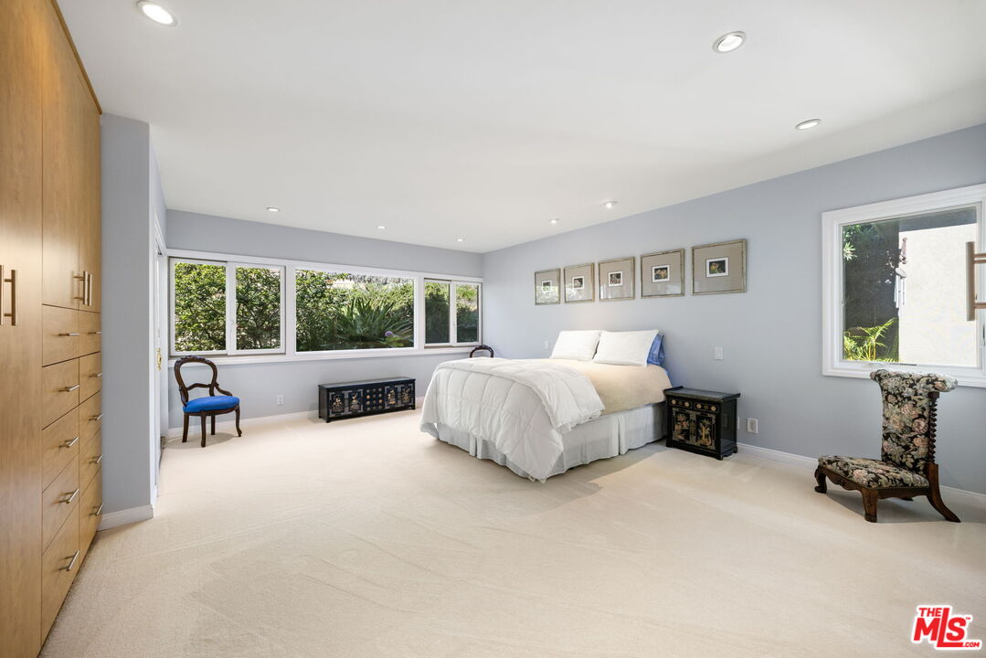 11215 W Sunset Blvd