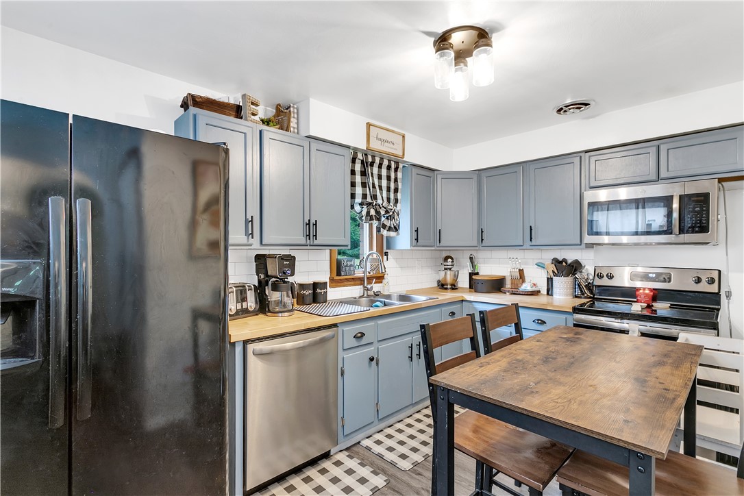7 Lynn Lee Dr