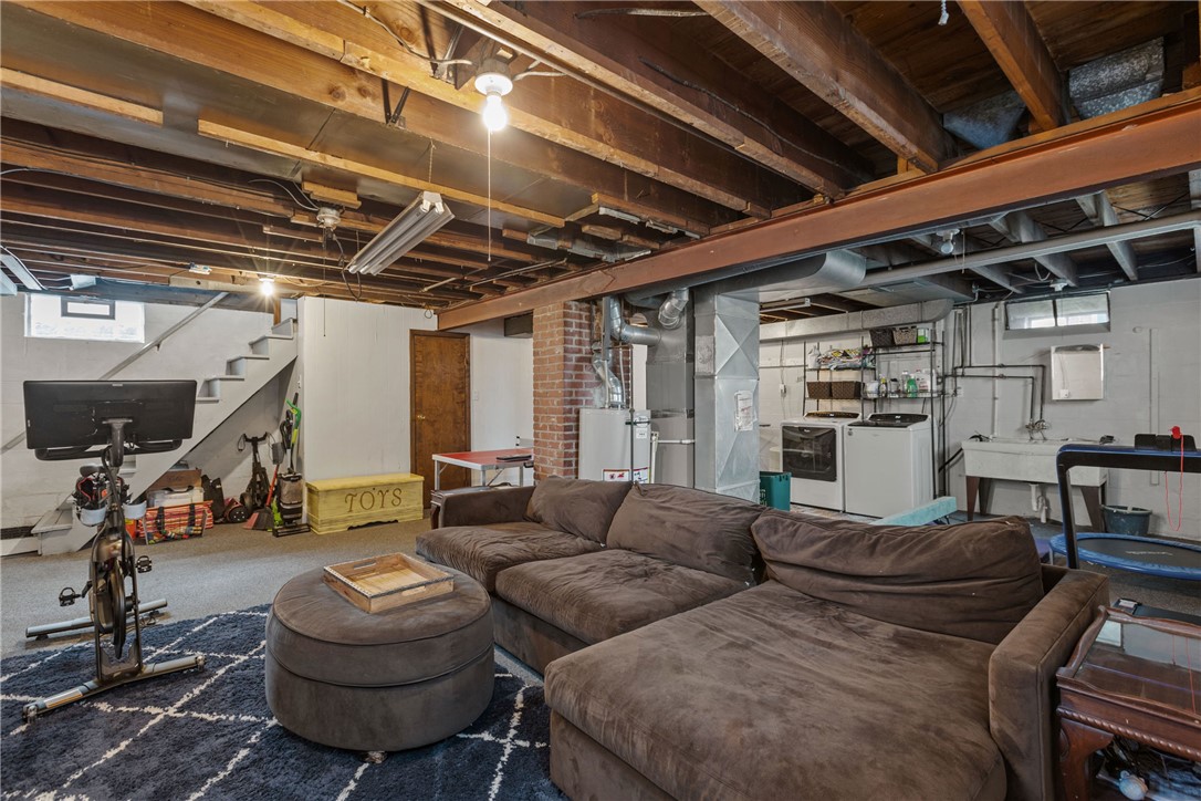 727 Brinker Ave