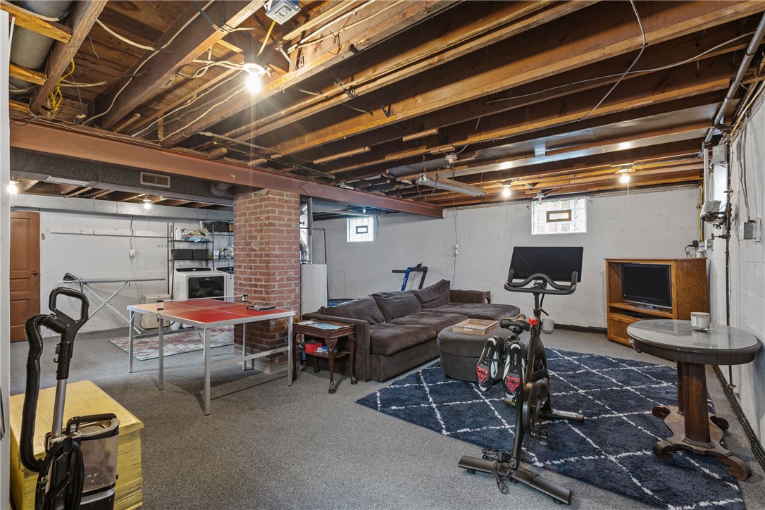 727 Brinker Ave