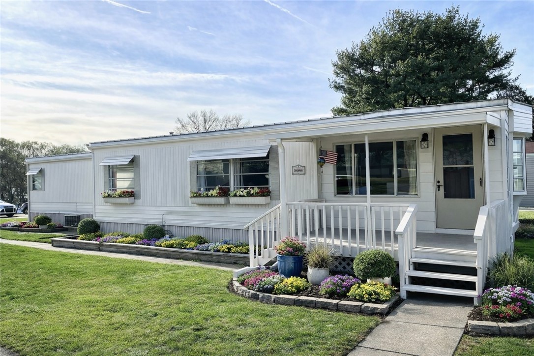 767 Cloverleaf Cir