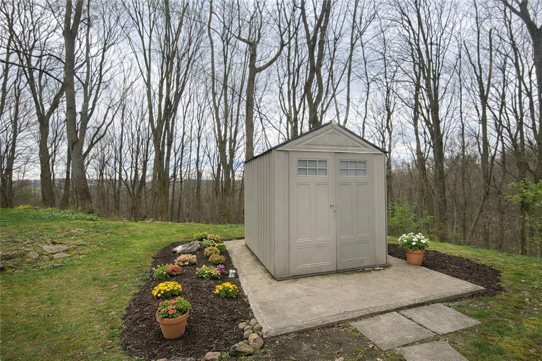218 Moon Stone Ln