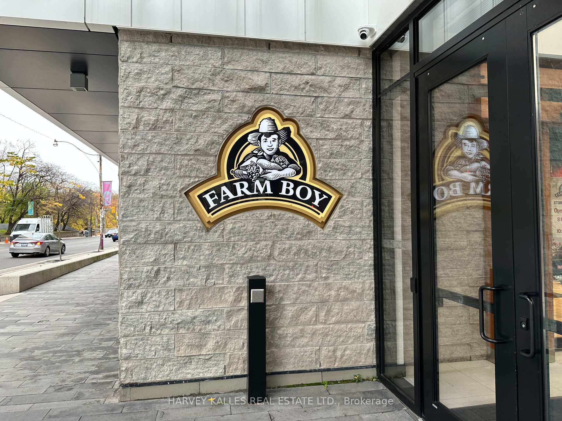 79 St Clair Avenue E 109