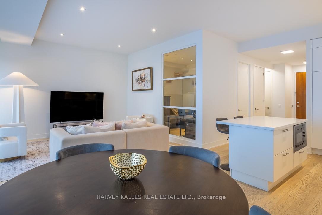 111 St Clair Avenue W 1013