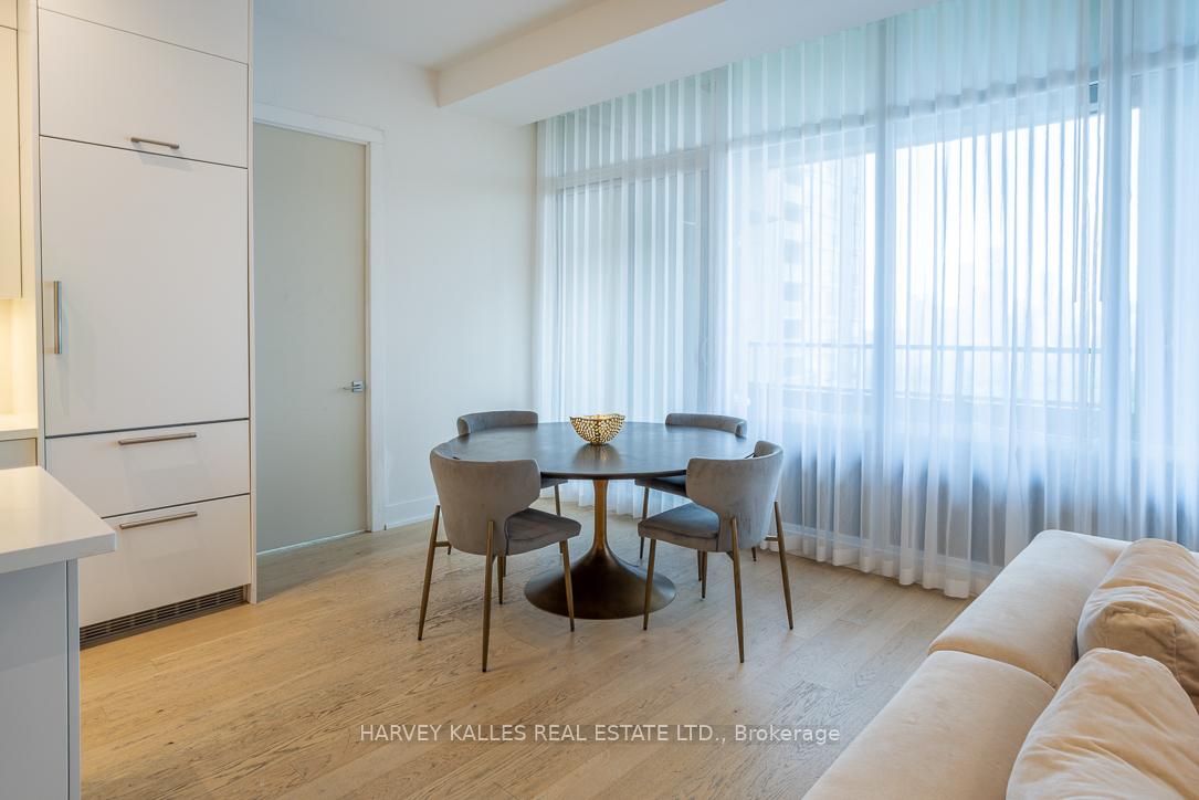 111 St Clair Avenue W 1013
