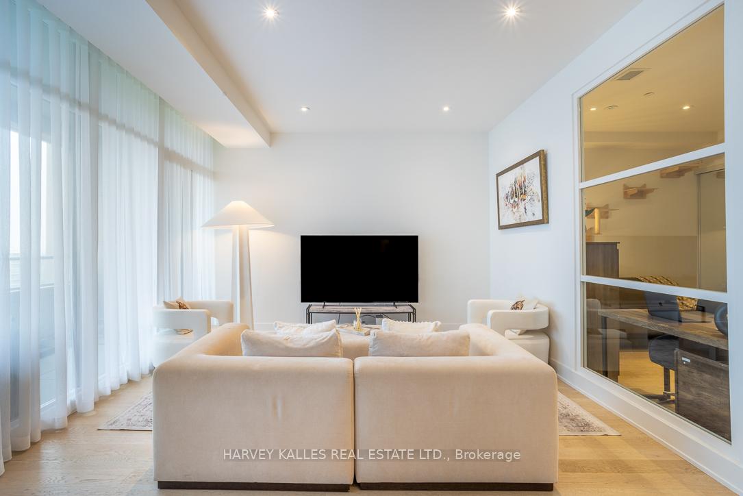 111 St Clair Avenue W 1013