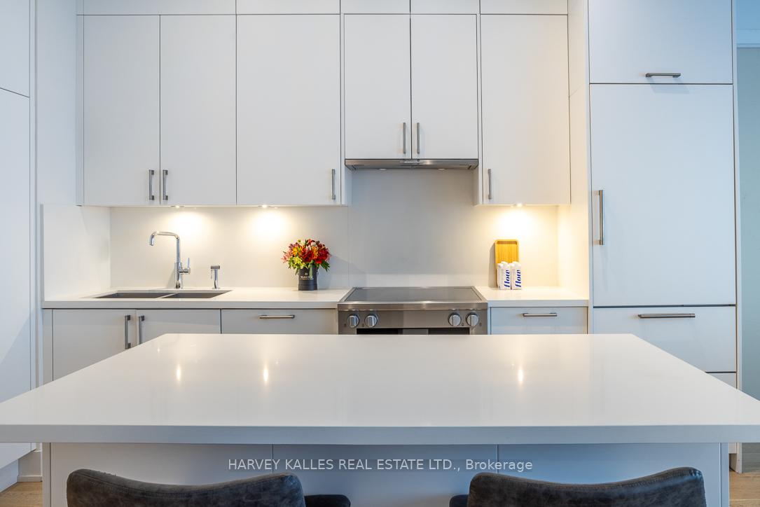 111 St Clair Avenue W 1013