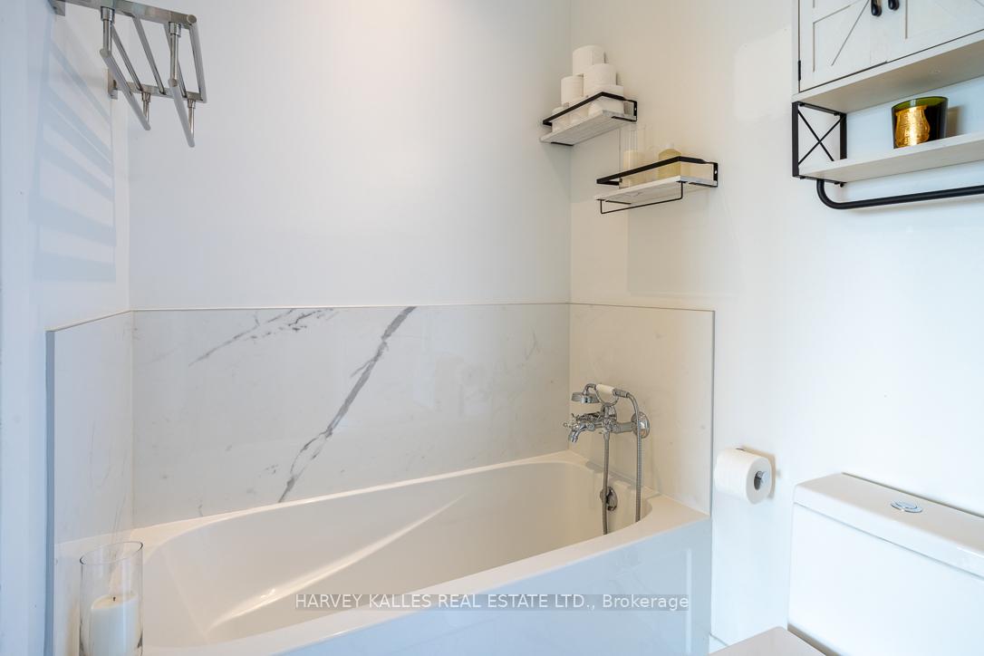 111 St Clair Avenue W 1013