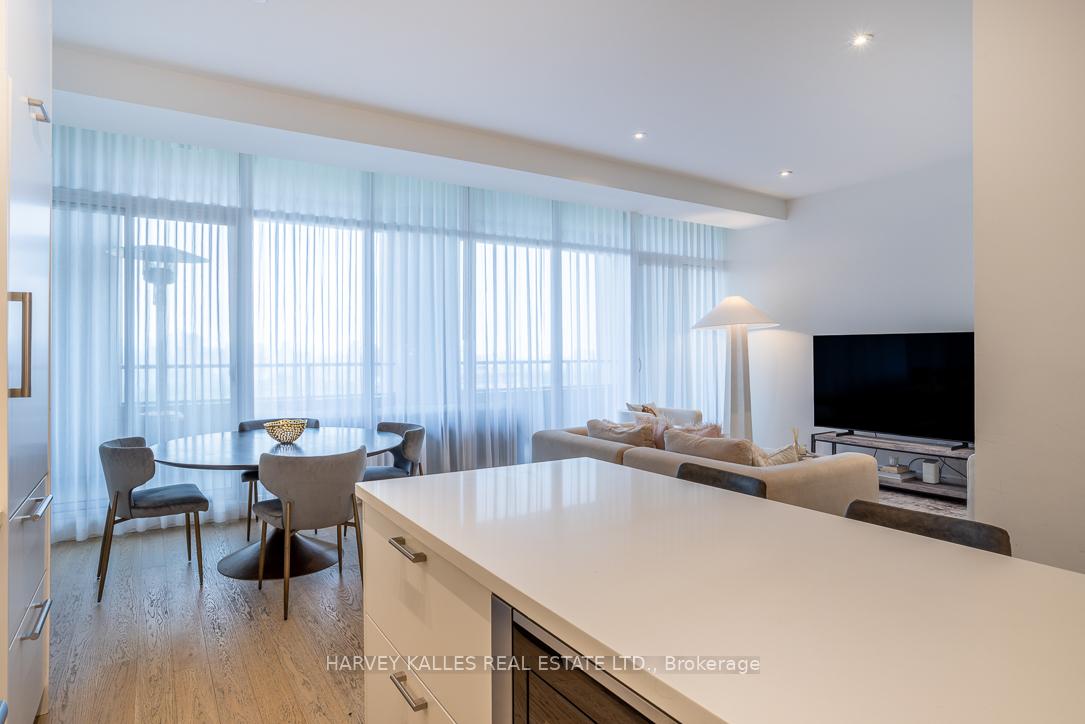 111 St Clair Avenue W 1013